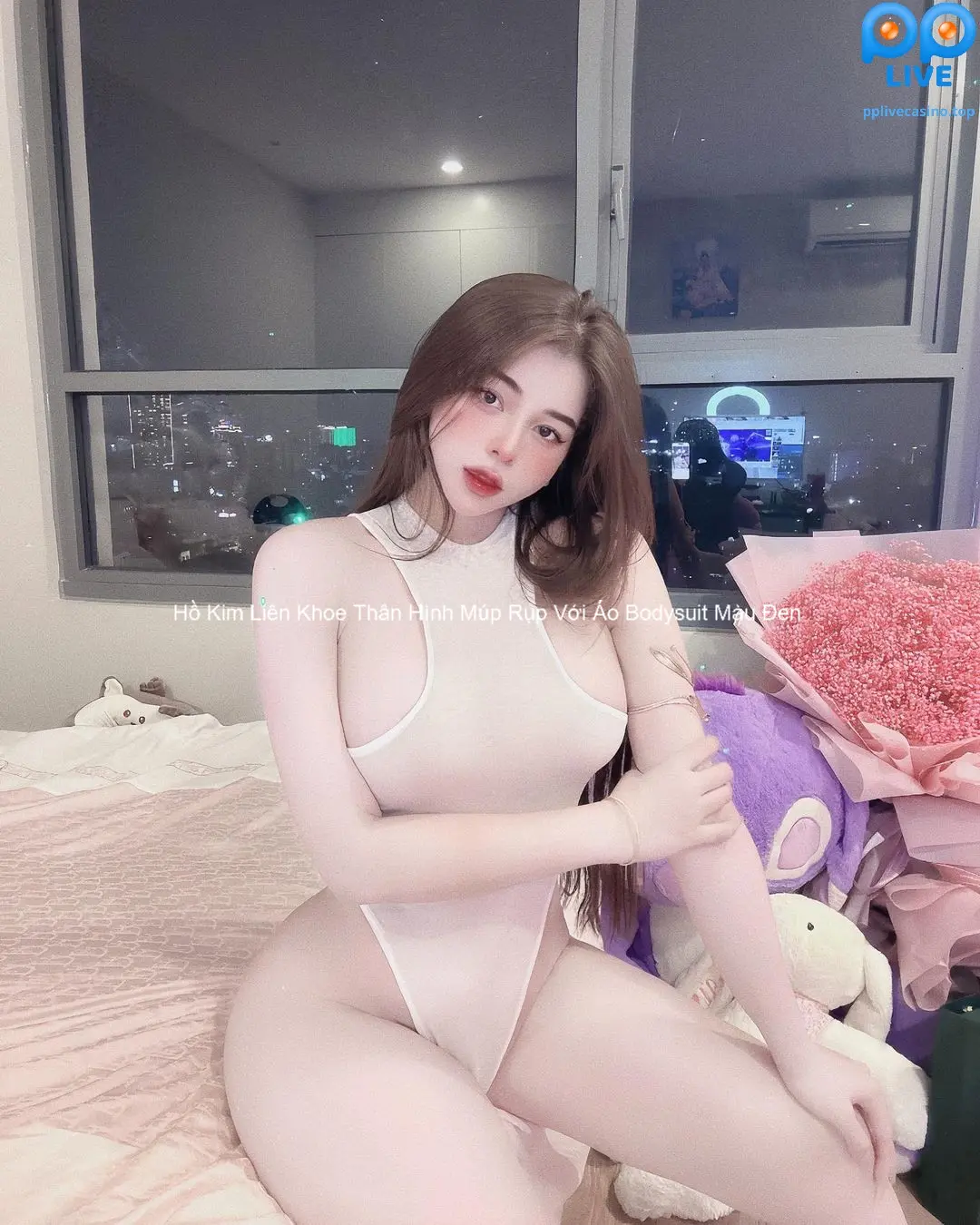 Hồ Kim Liên Khoe Thân Hình Múp Rụp Với Áo Bodysuit Màu Đen 4